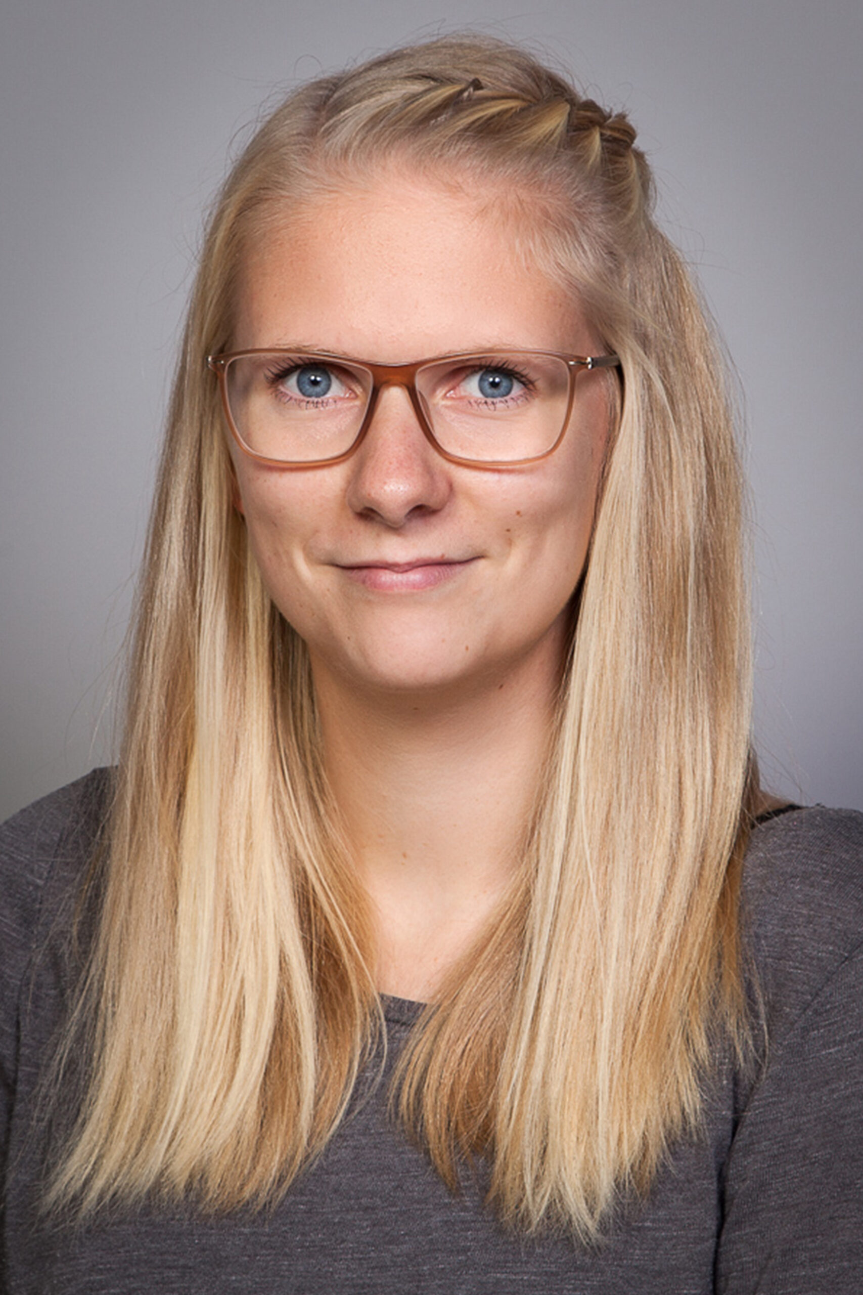  Julia Horn